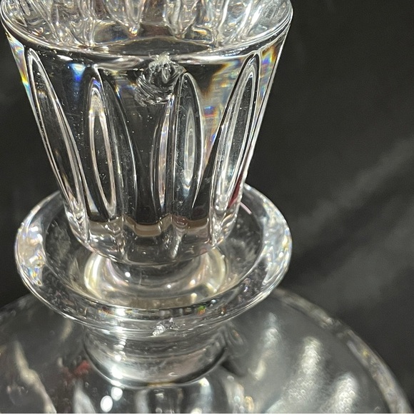 Elegant Clear Glass Decanter - Picture 7 of 9